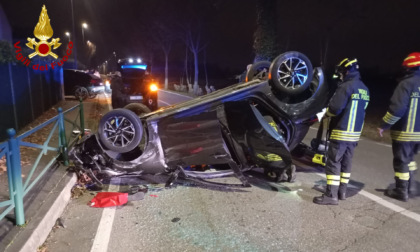 Scontro tra due auto a Villorba, una si ribalta: un ferito