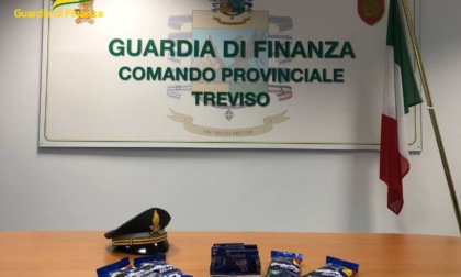 Contraffazione lamette da barba: maxi sequestro della Guardia di Finanza a Treviso