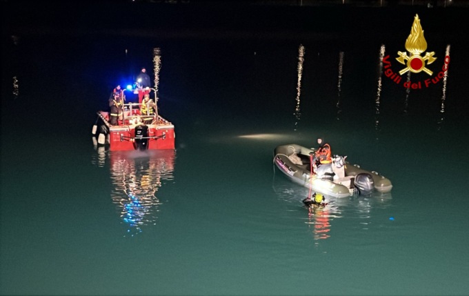 Fiat 500L recuperata nel lago Le Bandie, all’interno trovato il corpo di una 60enne veneziana
