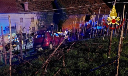 Perde il controllo dell'auto che finisce in un vigneto, morto 20enne a Valdobbiadene