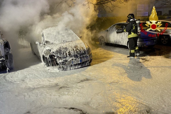 incendio auto Montebelluna Volpago