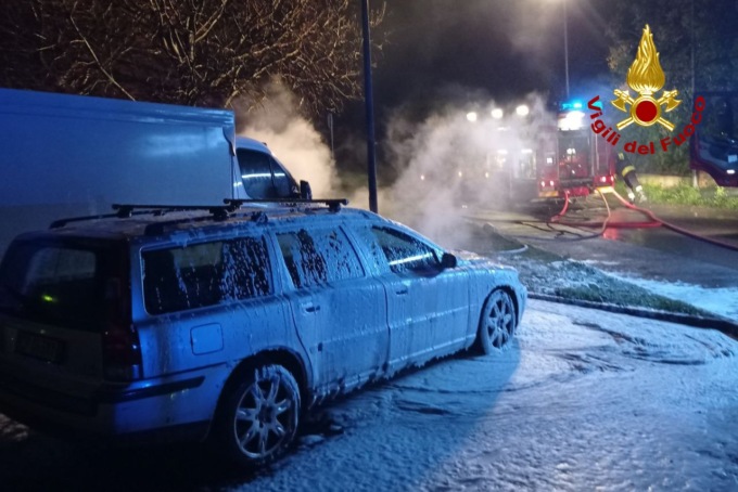 incendio auto Montebelluna Volpago