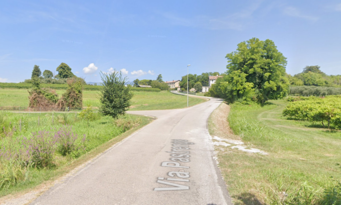 17enne ruba l’auto della madre e si ribalta in un fosso a Colle Umberto, è grave
