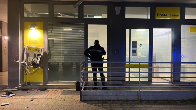Assalti bancomat nel trevigiano, colpiti uffici postali di Pederobba, Mogliano e Noale