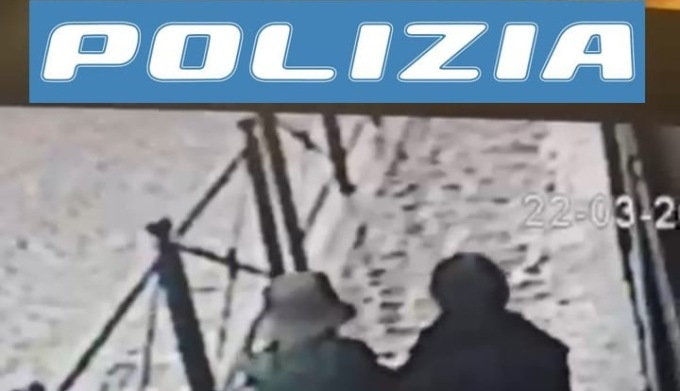 Anziana truffata del portafogli: due passanti fermano la colpevole
