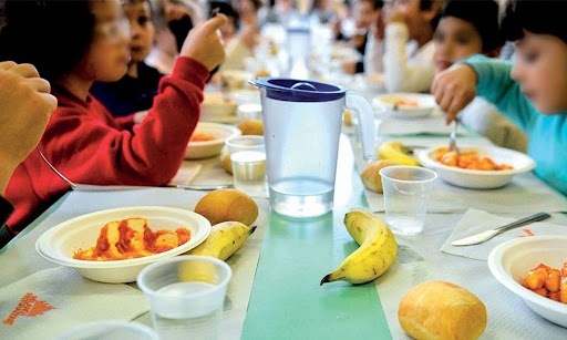 Larve nella pasta in mensa: la ditta comunica di aver agito contro due collaboratrici