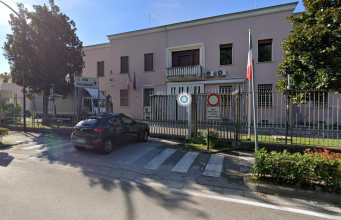 Assistente capo di polizia penitenziaria aggredito in carcere a Treviso da un detenuto