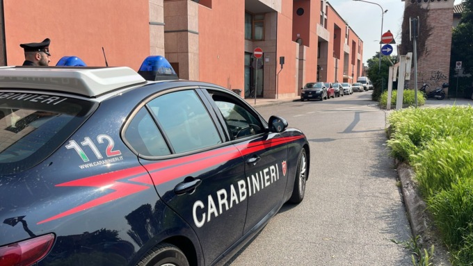Doppio colpo in casa, ma al terzo scatta l’allarme: ladro 36enne arrestato a Castelfranco Veneto