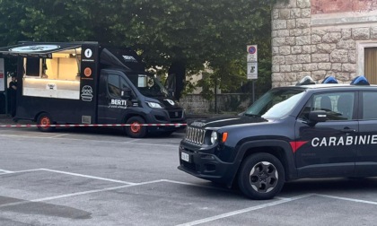 Incendio in un furgone che vende panini a Nervesa della Battaglia, ustionato un 22enne