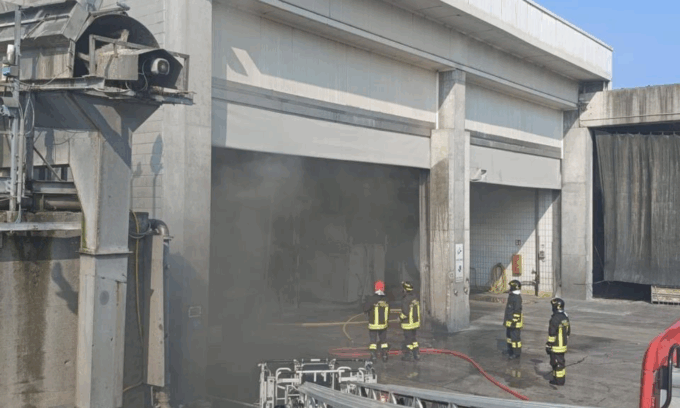 Incendio in un’azienda di macellazione a Vazzola, le fiamme causate da un guasto a un macchinario
