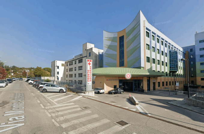 Paziente tira un pugno in faccia a un infermiere del pronto soccorso di Montebelluna