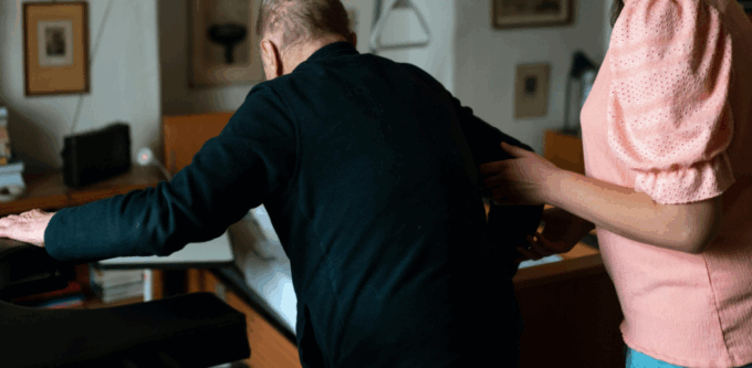 Badanti georgiane con documenti falsi: 22 denunce e 7 arresti, uno anche a Treviso