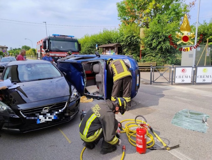 Brutto sabato mattina per tre vetture coinvolte in un incidente