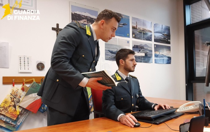 Facevano fallire apposta le aziende e hanno rubato 1,7 milioni di finanziamenti pubblici