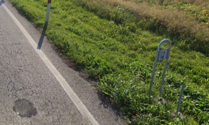 Scontro frontale tra due auto a Maserada, 56enne positiva all'alcoltest