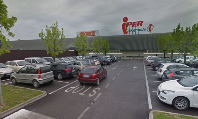 30enne schiaffeggia due minorenni, poi ruba loro 65 euro e una cassa Bluetooth