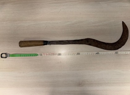Ubriaco minaccia un 36enne con una roncola alla sagra di Pero