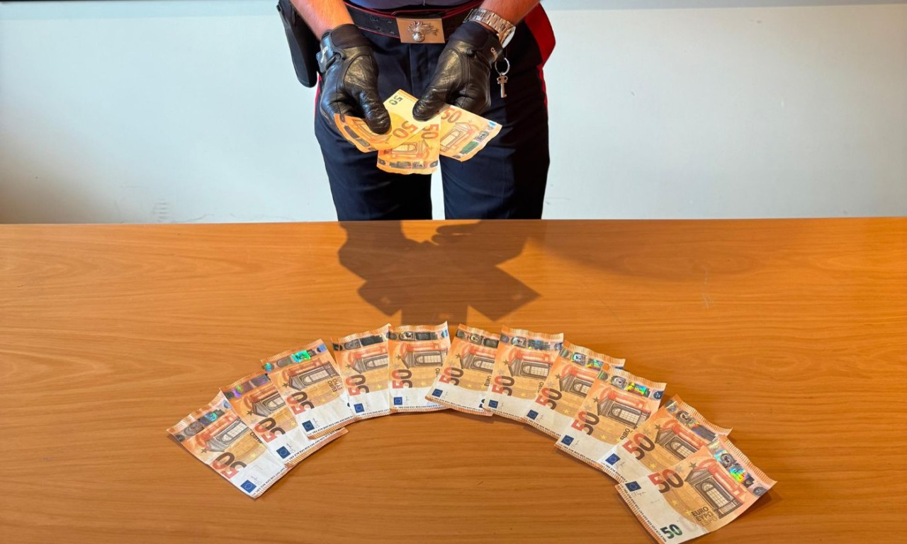 50 euro fatti a regola d’arte, ma le banconote sono false