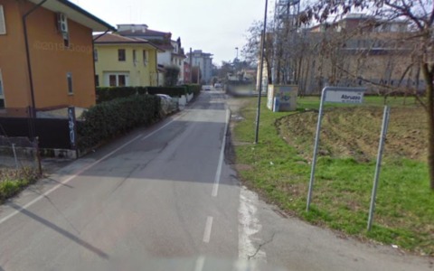 14enne palpeggiata e molestata in strada da un 44enne, salvata dalle amiche
