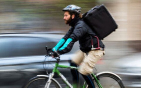 Treviso contro rider e pendolari con e-bike modificate: “Velocità oltre i limiti: bici pericolose e fuori norma”
