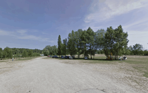 Mani al collo di un 59enne mentre sale in auto, l’aggressore voleva il portafoglio