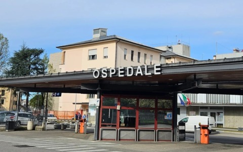 22enne ricoverato in psichiatria aggredisce medici e infermieri all’ospedale di Conegliano