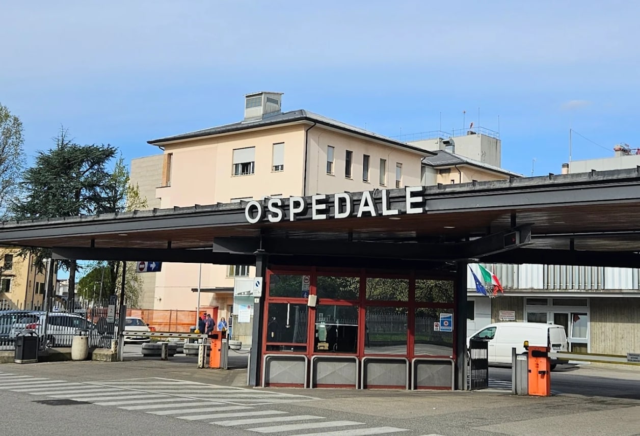 22enne ricoverato in psichiatria aggredisce medici e infermieri all’ospedale di Conegliano