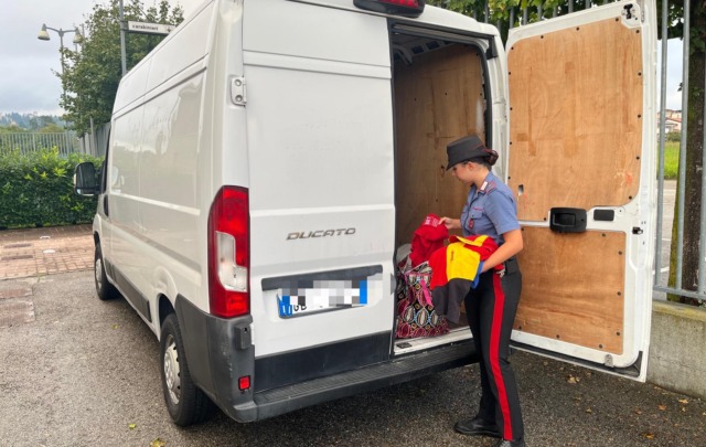 Fermato finto corriere che stava per rubare gioielli per 135mila euro a un orafo di San Zenone degli Ezzelini
