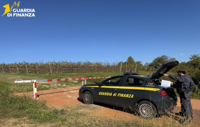 Braccianti in nero per la vendemmia: sospetto appalto illecito in un vitigno del Prosecco a Valdobbiadene
