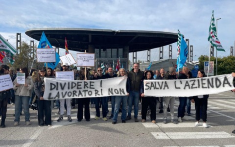 Sciopero alla Benetton di Villorba: 350 lavoratori incrociano le braccia, il primo dopo trent’anni