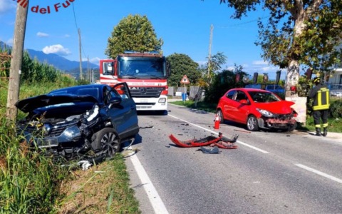 Scontro tra due auto a Pederobba, tre feriti