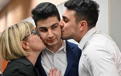 Uccise il padre per salvare la madre: ora vive a Treviso e lavora con l’imprenditore Paolo Fassa