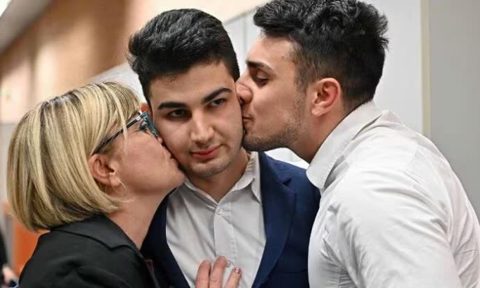 Uccise il padre per salvare la madre: ora vive a Treviso e lavora con l’imprenditore Paolo Fassa