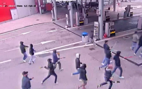 Rissa tra ultras di Venezia e Padova in autogrill: 15 Daspo e obbligo di firma per due tifosi