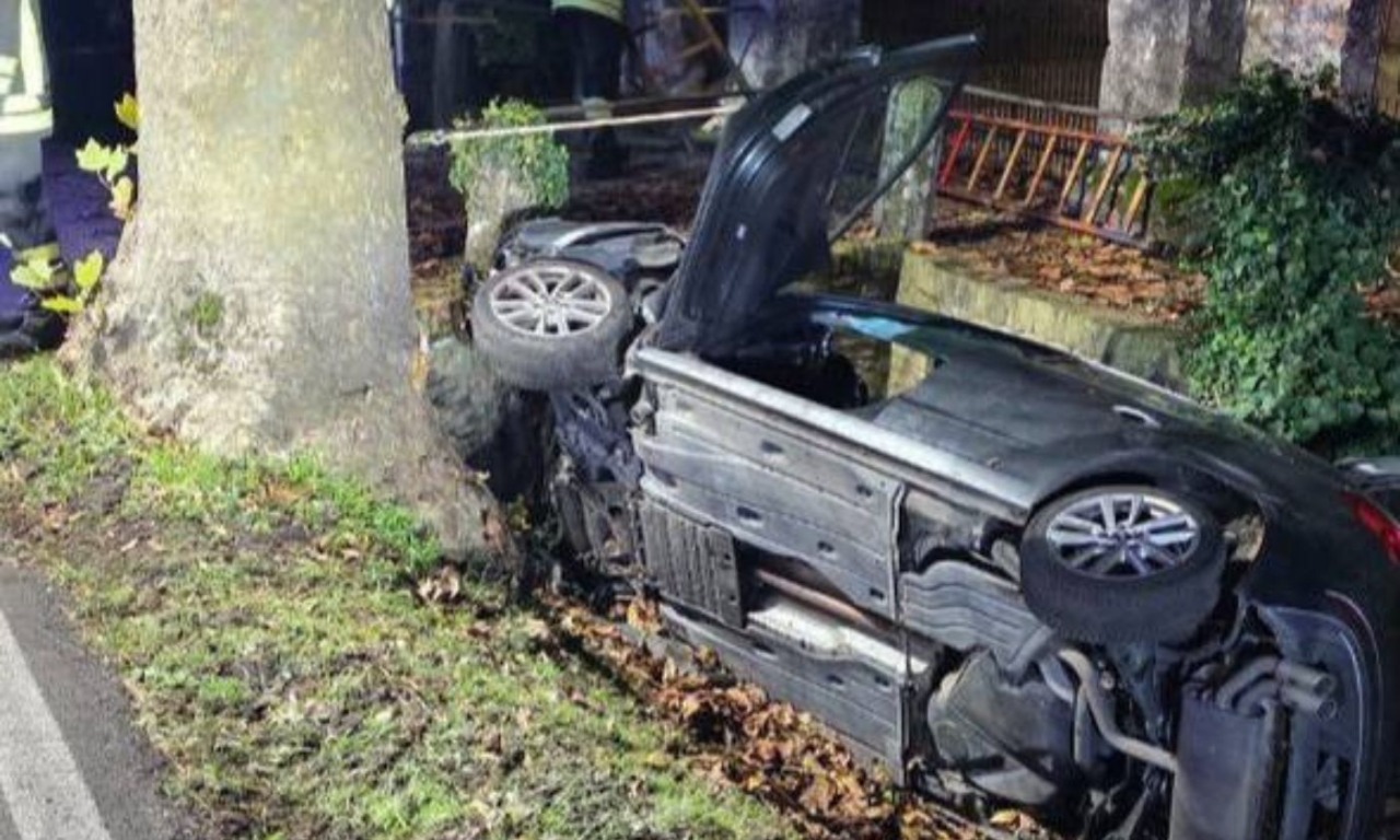 26enne esce di strada con l’auto e si ribalta sul lato a Roncade