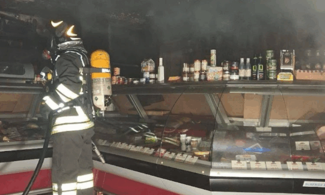 Incendio nella notte in una macelleria di Pieve di Soligo