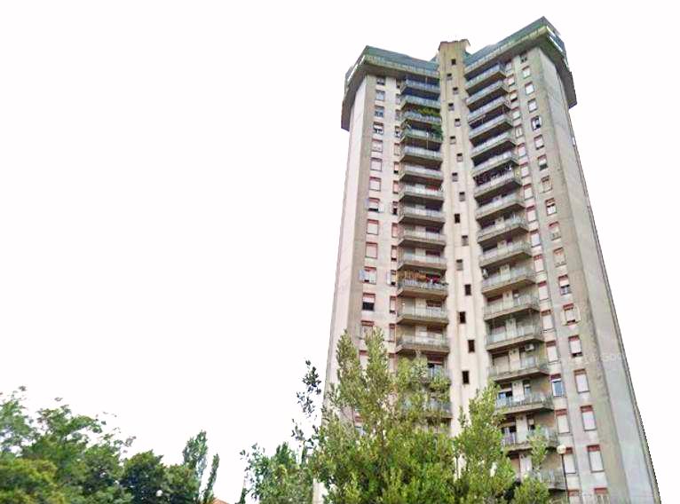 Tower House in fiamme per scaldarsi: ipotesi di un “riscaldamento di fortuna” all’origine dell’incendio