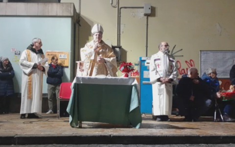 Messa di Natale alla stazione delle corriere di Treviso con il vescovo Tomasi