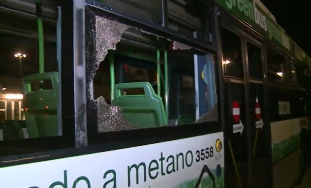 Attacco ai tifosi del Mestre dopo la partita a Treviso: bus distrutto e due feriti