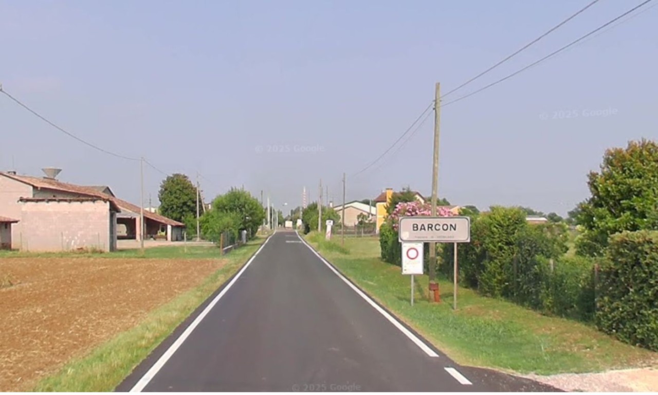 Tragedia in casa a Vedelago, 55enne ucciso dal basculante guasto del garage