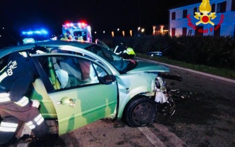 Scontro tra due auto tra Preganziol e Mogliano: due feriti