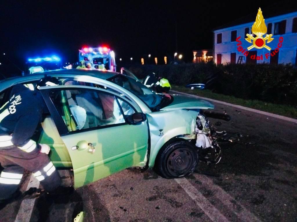 Scontro tra due auto tra Preganziol e Mogliano: due feriti