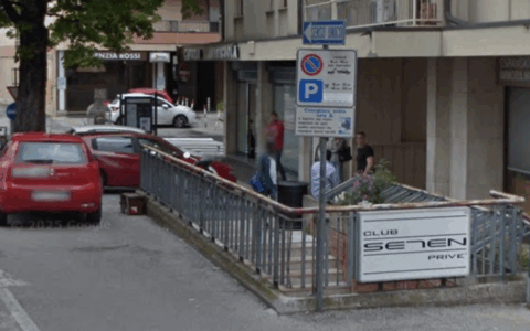 Militare USA accoltellato a Conegliano fuori da un locale dagli amici della fidanzata, ci sono sette indagati