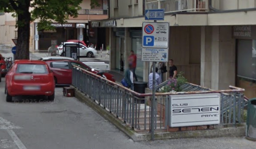 Militare USA accoltellato a Conegliano fuori da un locale dagli amici della fidanzata, ci sono sette indagati