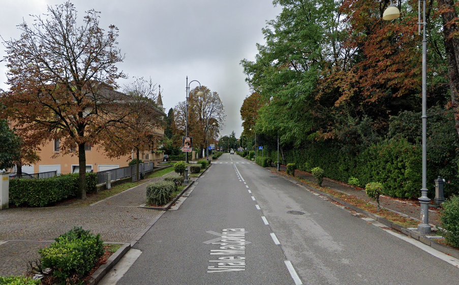 Passanti presi di mira con della passata di pomodoro a Motta di Livenza