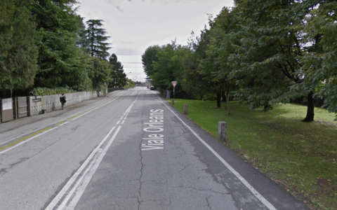 13enne in bici minacciato con un coltello da due giovani incappucciati: “Dacci i soldi”