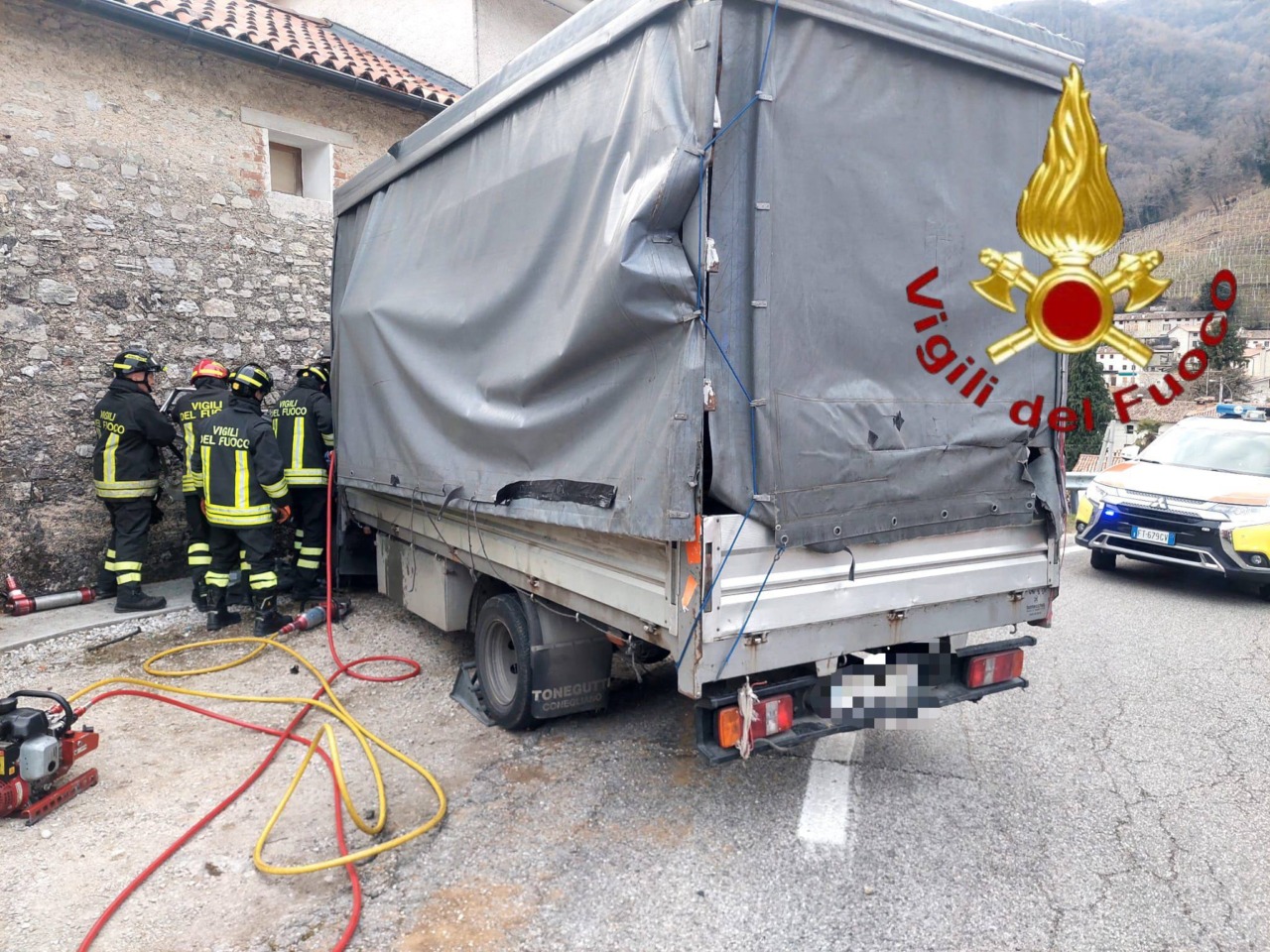 Due feriti nel furgone uscito di strada