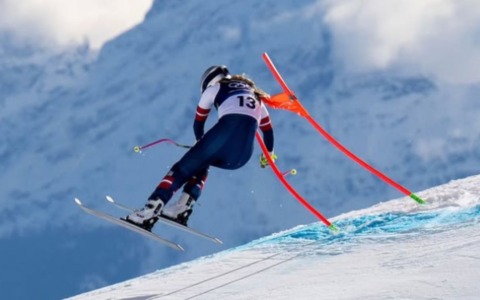 Lindsey Vonn, il post da Treviso dopo il grave infortunio: “Frattura della tibia: dovrò subire altri interventi”