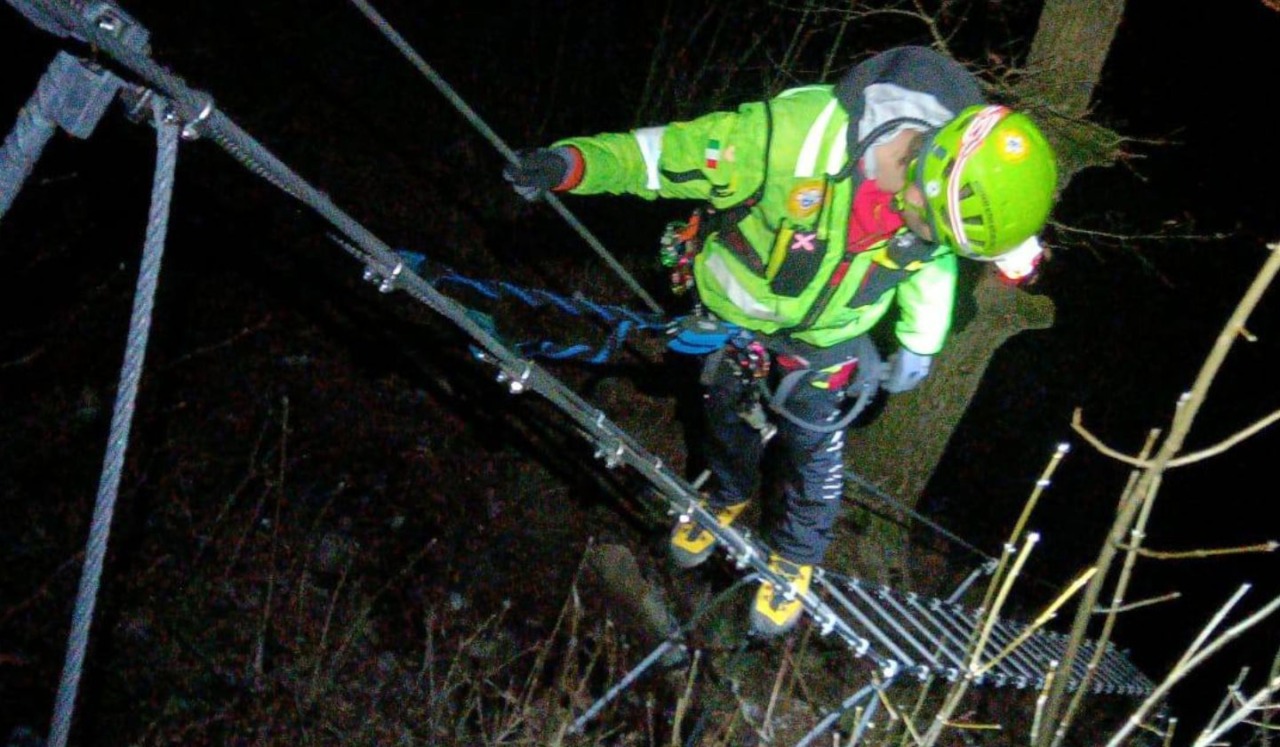 Escursionista di Villorba sospesa per quattro ore in ferrata: salvata anche grazie a un drone