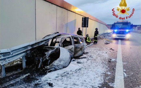 Fiamme all’alba sulla SPV: vettura a GPL distrutta dal rogo a Povegliano